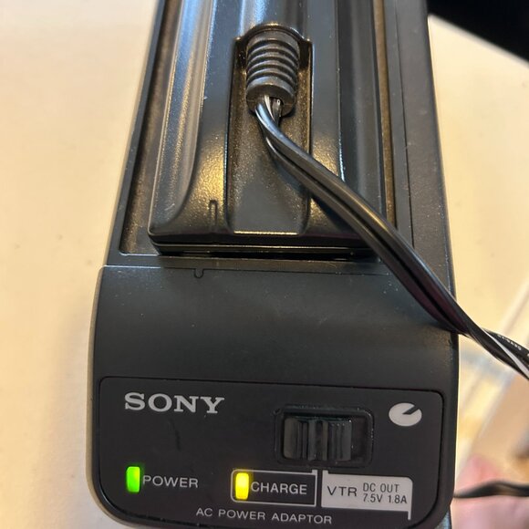 SONY CCD-TRV22 Handycam Video Camera Camcorder 8mm Transfer. Sold As Is. - Picture 9 of 9